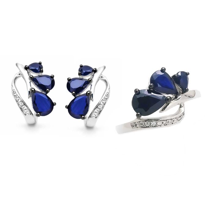 Серебряный комплект с сапфирами