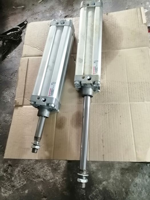 Cilindros pneumáticos