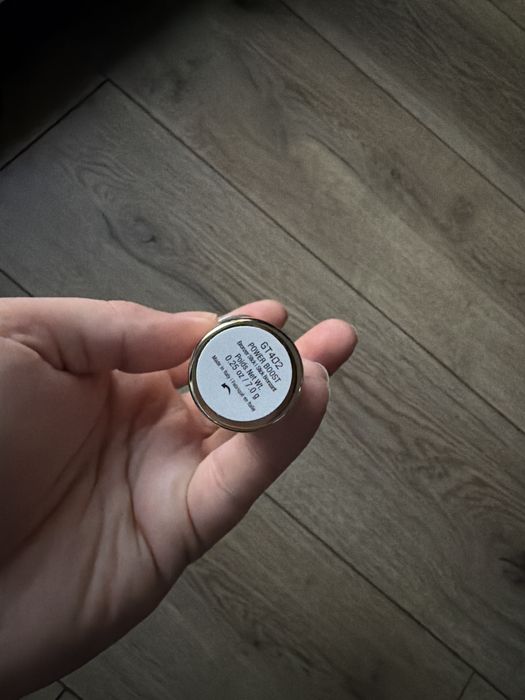 Bronzer kremowy w sticku Rare Beauty power boost