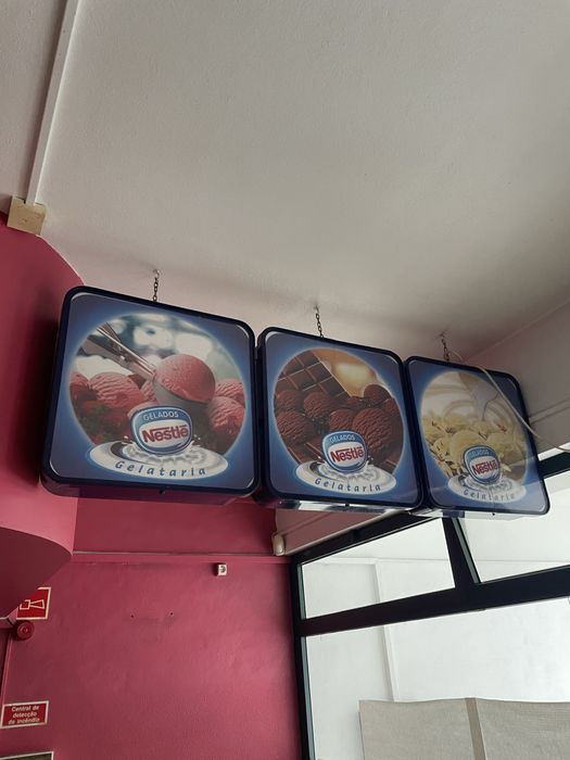 Placa expositor pendurado