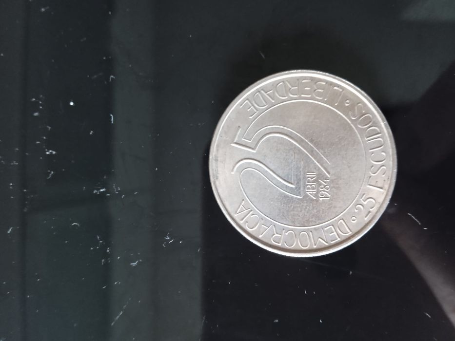 Moeda 25 escudos 1984 10 anos 25 de Abril