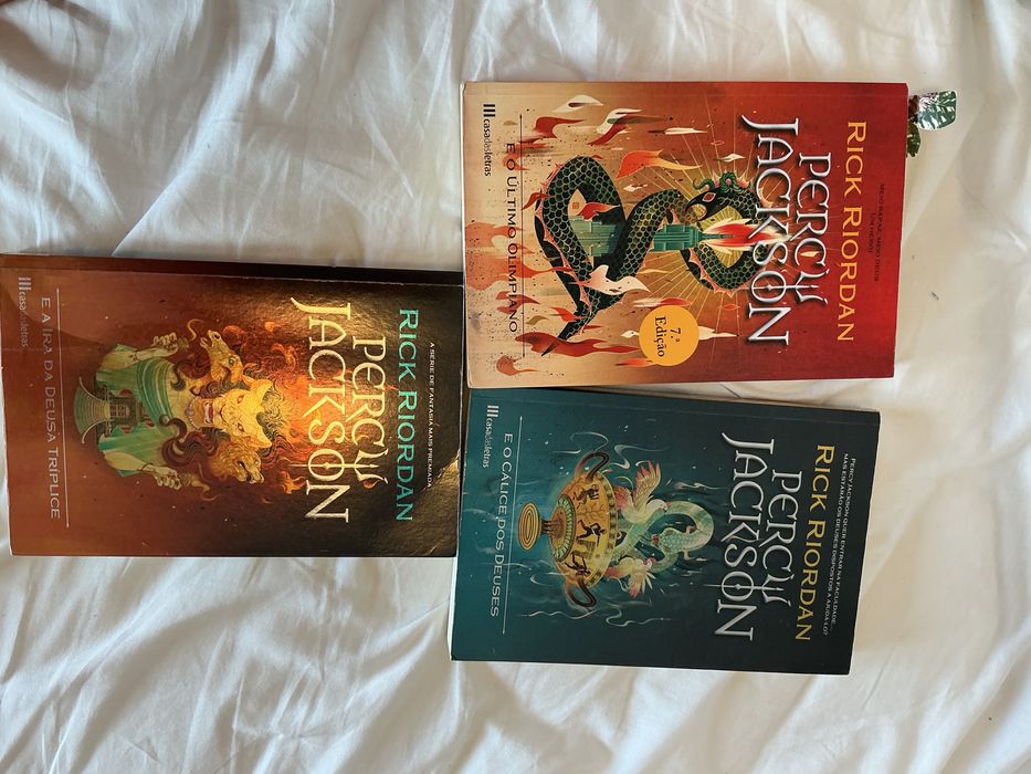 Coleção 7 livros- “Percy Jackson”- Rick Riordan- português brasileiro.