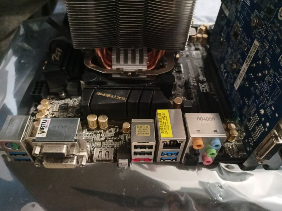 Komputer (Z77 EXTREME 4 GTX 750 TI 16GB RAM)