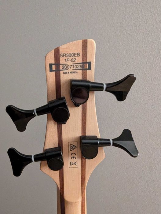 Gitara basowa Ibanez SR300EB