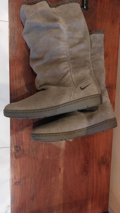 Kozaki damskie Nike zamszowe