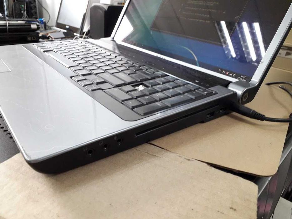 Ноутбук Ноутбук Dell Studio 1735