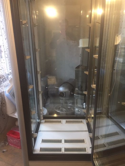 Кондитерська вітрина