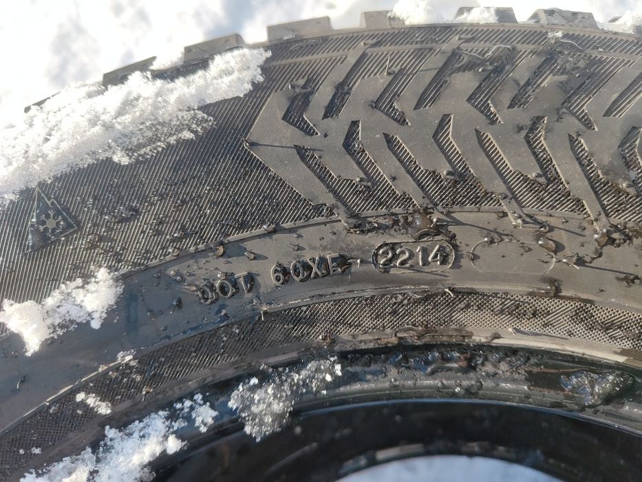 Opony wielosezon- zima 215/70 R 16 Nokian Hakkapelita 8 SUV