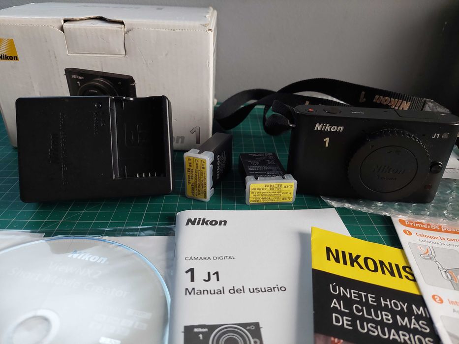 Câmara Nikon 1 J1 câmara Corpo e baterias e carregador