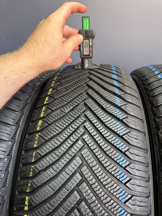 Шины БУ 215 55 R 18 Michelin Alpin 7 Зима Комплект резина