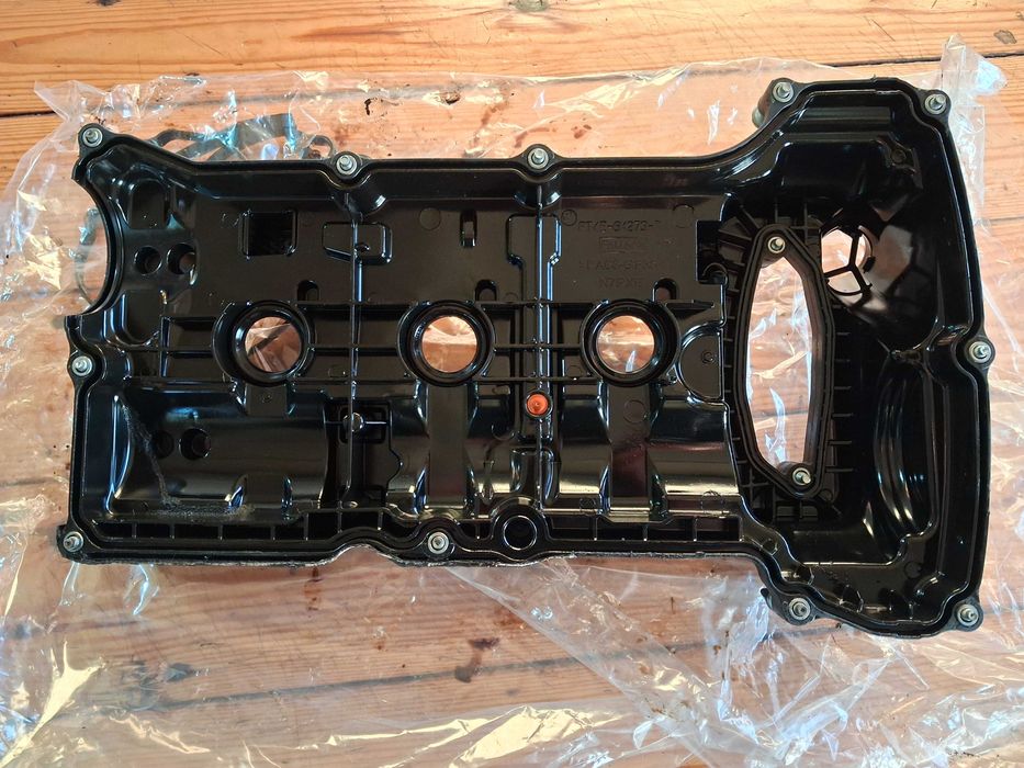 Клапанна кришка фюжен 2.7