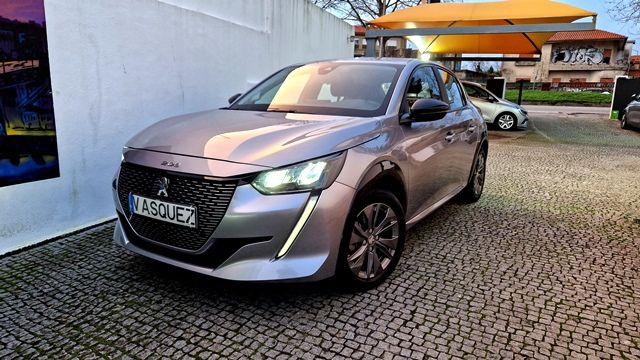 Peugeot e-208 Allure Pack