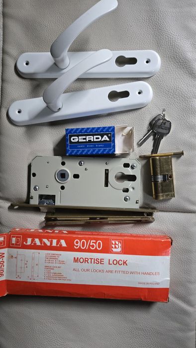 Zamek wpuszczany lewy