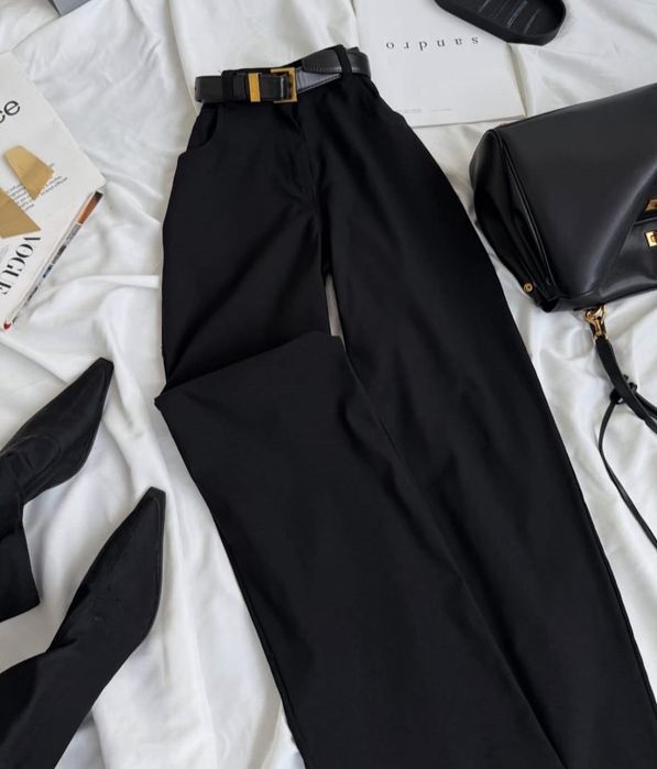 Жіночі чорні брюки