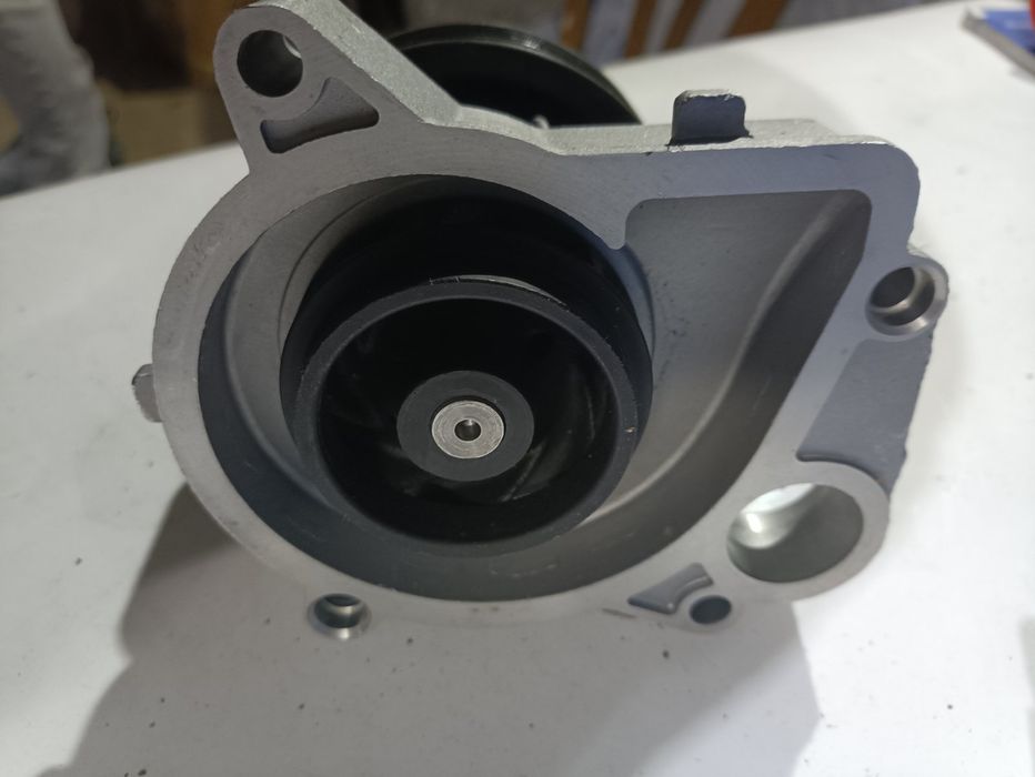 Водяний насос помпа BMW 3 (E46) 320d АКПП 98-01 5 (E39) 520d 00-03 M47