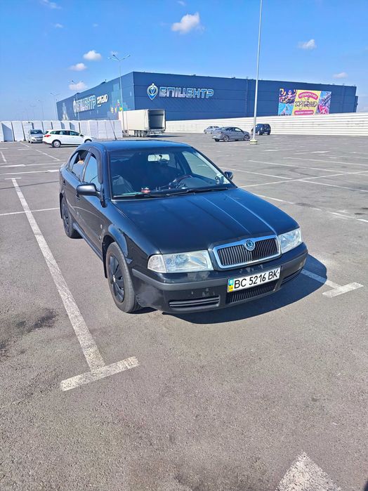 Автомобіль Skoda Octavia Tour