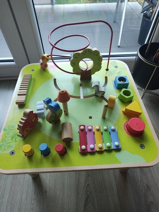 Stolik edukacyjny drewniany