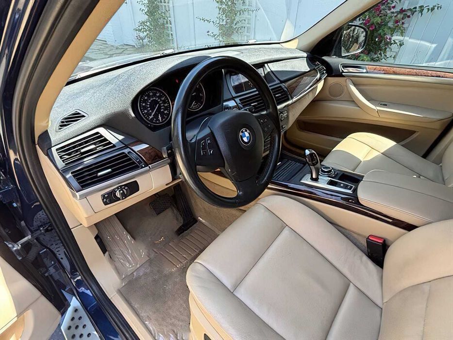 BMW X5 xDrive35d      2012