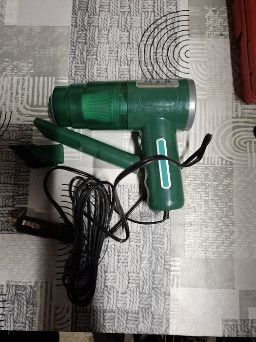 Odkurzacz ręczny samochodowy