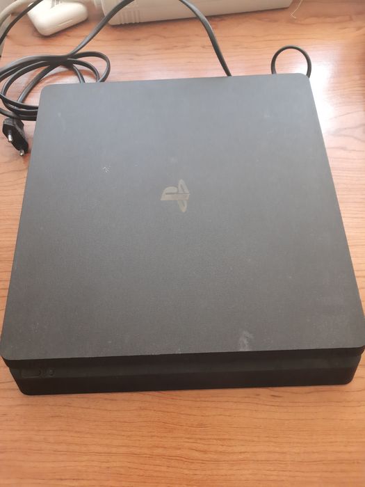 PS4 + 3 Original Games64750550290819120