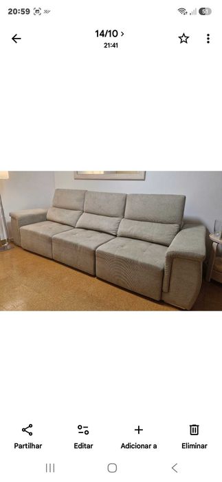 Sofá com três acentos extensíveis