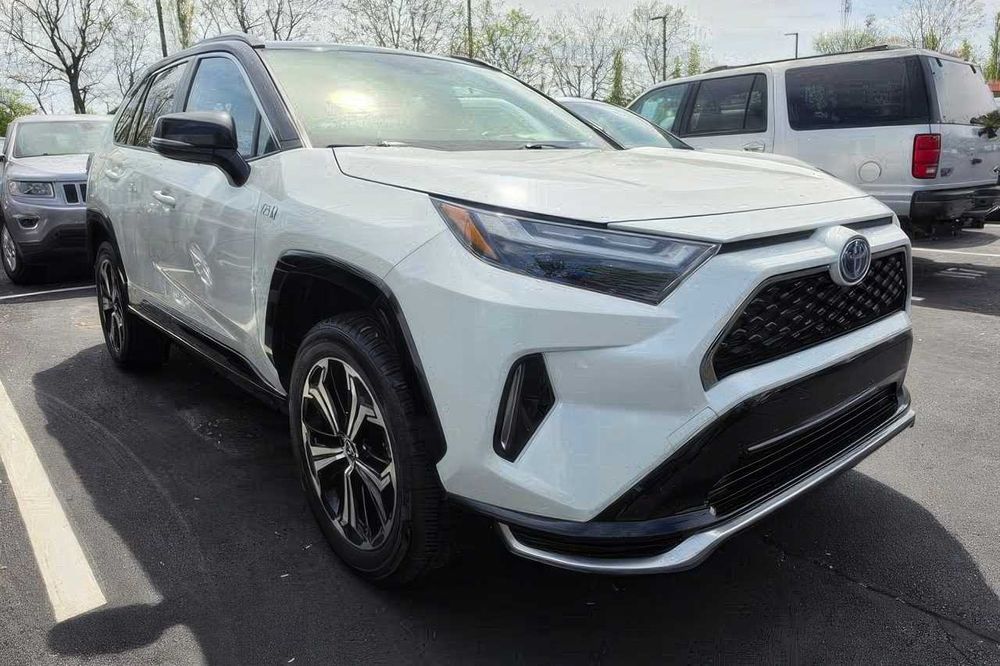 Toyota RAV4 Prime XSE      2022
