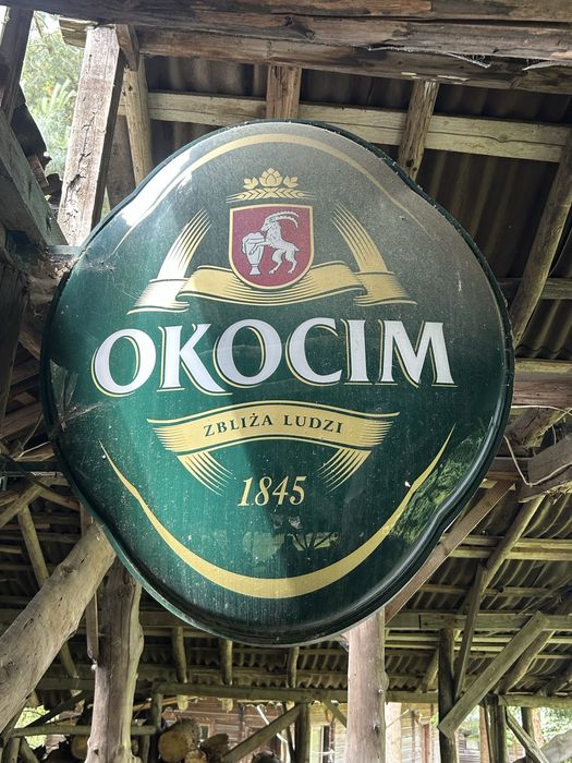 Podświetlany szyld reklamowy browaru Okocim