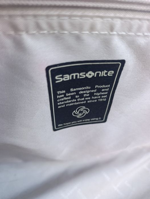 Walizka Samsonite base bost