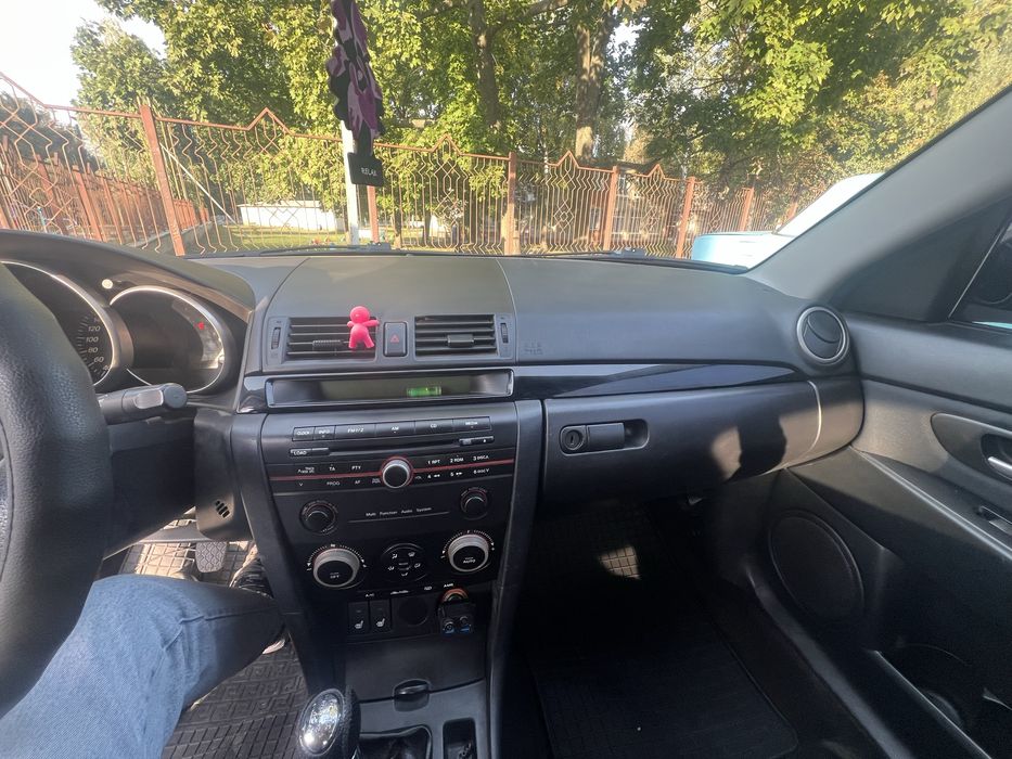 Продам мазду 3  1.6