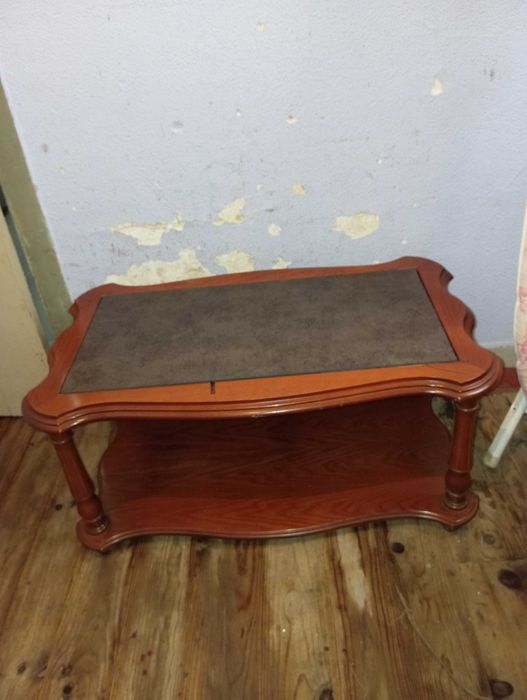 Almost New Coffee Table64750563542403121