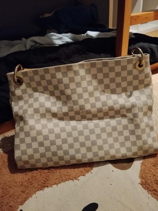 Mala de senhora novinha