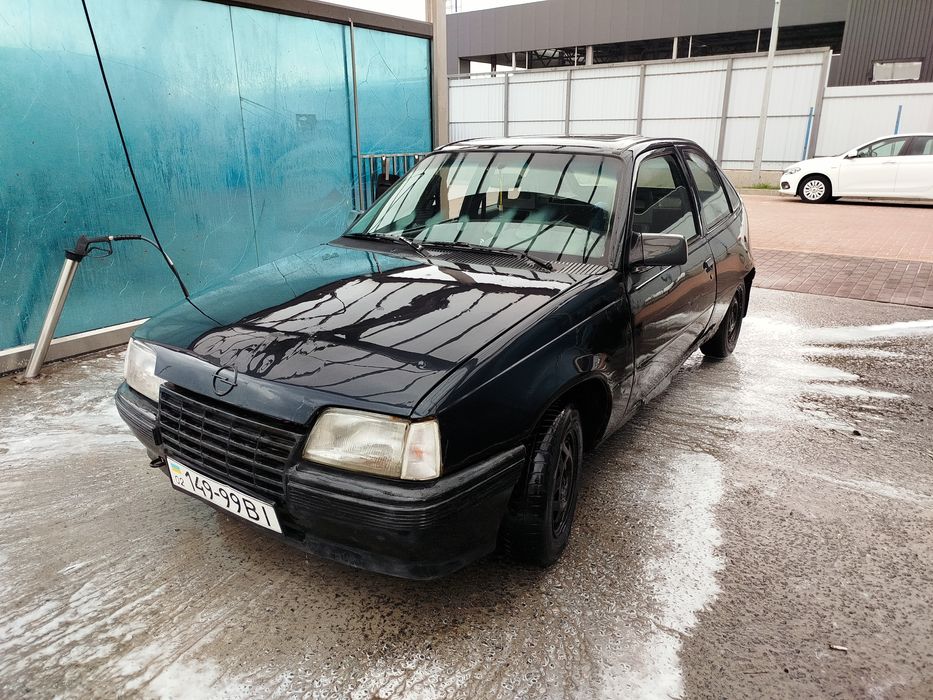 Opel Kadett 1988 — авто по ціні мопеда! 3-дверний, газ/бензин, на ходу