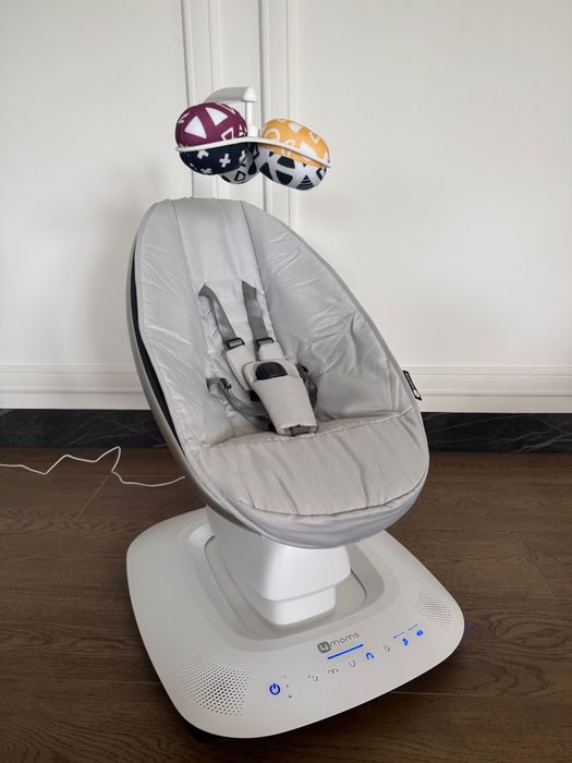 Huśtawka / bujaczek 4moms MamaRoo 5 Classic Grey + 2 nowe wkładki