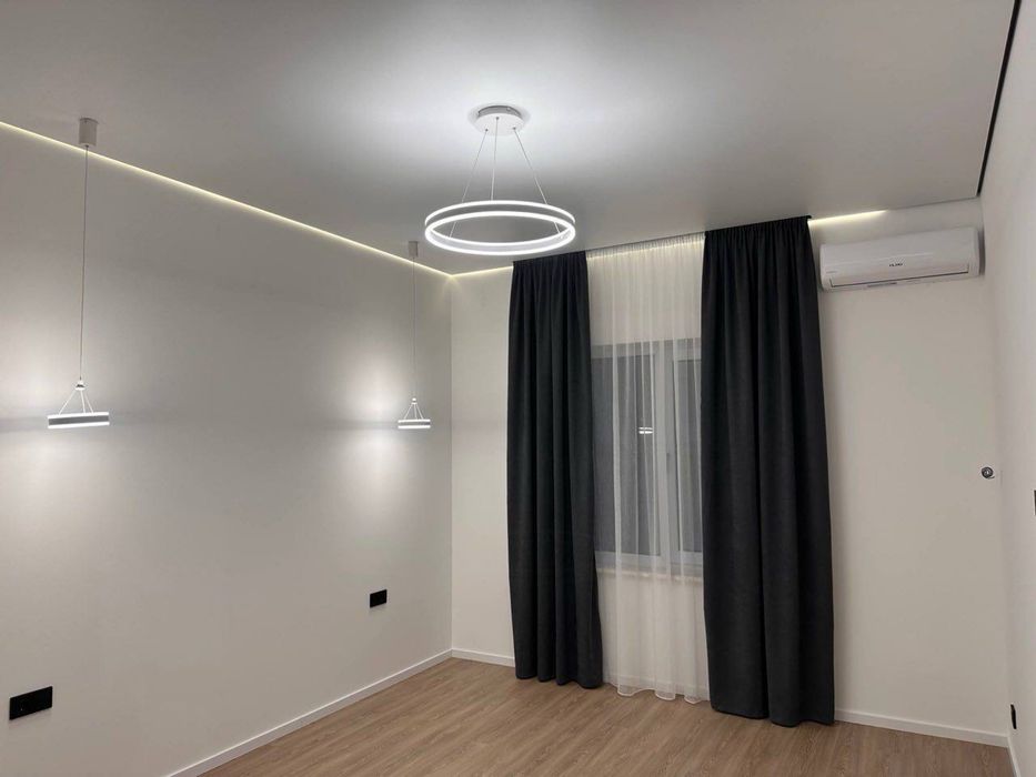 Будинок з новим ремонтом  Ворзель