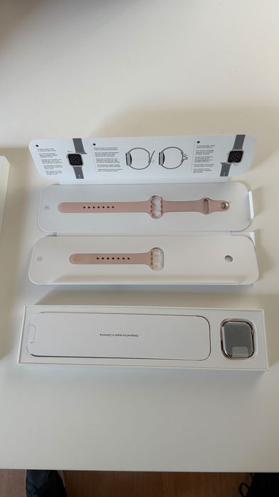 Apple Watch Series SE 40 mm - Alumínio Dourado + Bracelete Rosa