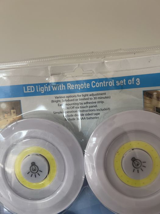 Lampki przyklejane na baterię z pilotem