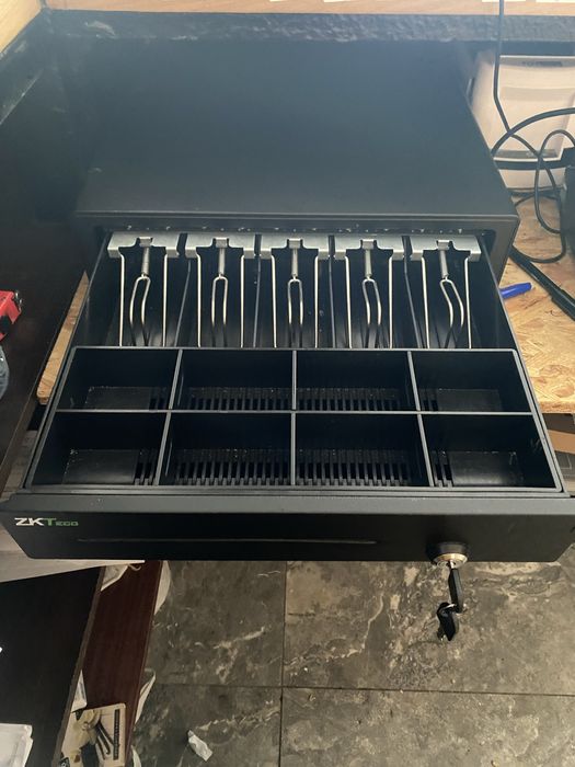 Обладнання (POS): термінал моноблочний, ваги електронні, сканер