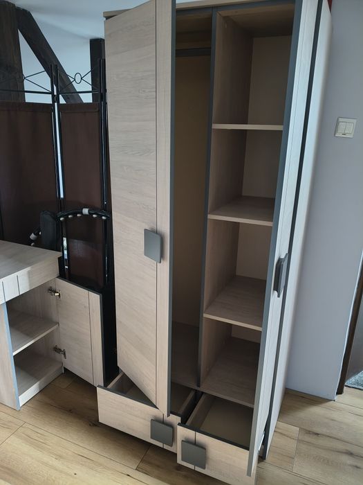 Szafa i biurko młodzieżowe