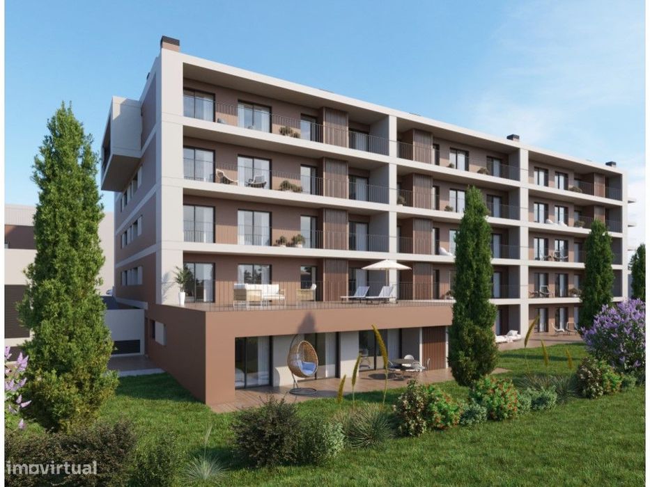 Apartamento T3 inserido num condominio fechado com jardim, piscina,...