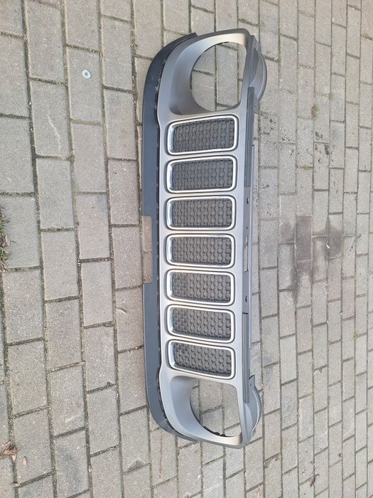 Jeep Compas Renegade grill orginał rok jak nowy 14-18