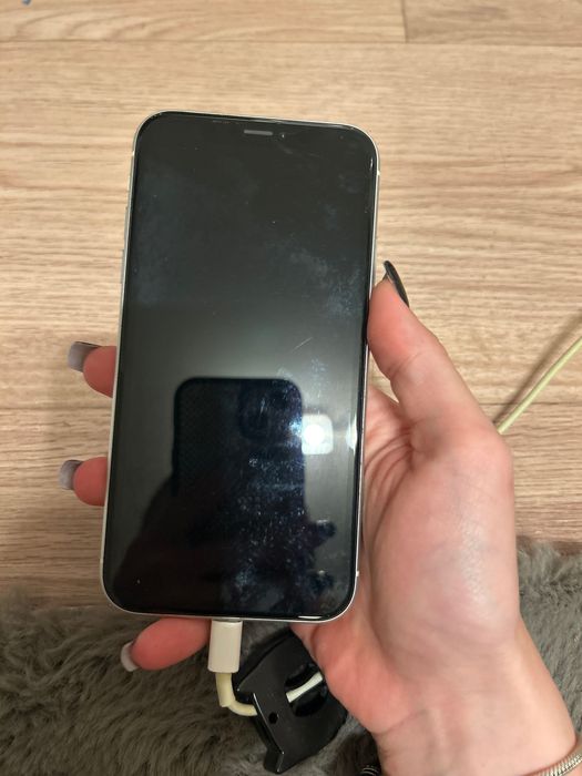 iPhone XR  64 gb