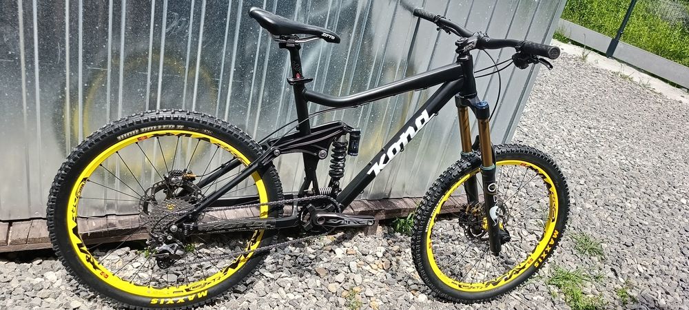 Rower Kona coilair fox, saint, mavic.