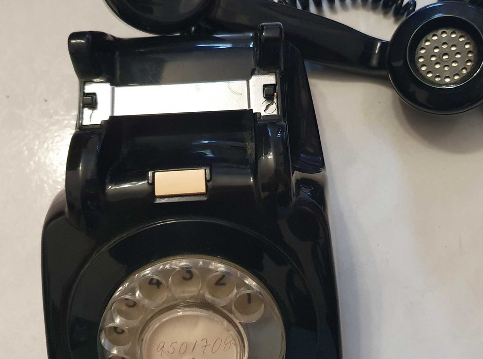 Telefone analógico, antigo, preto, com comutador - vintage64551057598594124