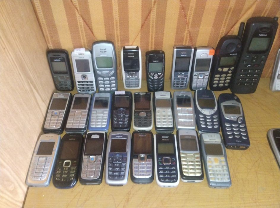 Продам лот кнопочних телефонів,можна і поштучно
