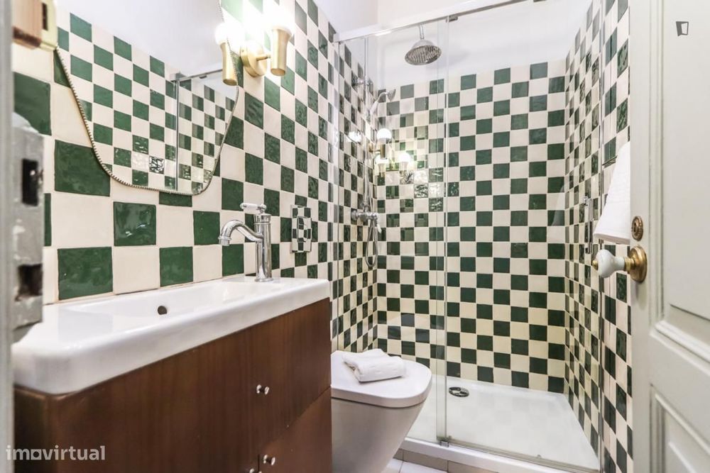 Quarto - localizado em Campo de Ourique Lisbon