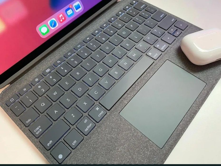 Logitech Slim Folio Pro for iPad Pro 13-inch