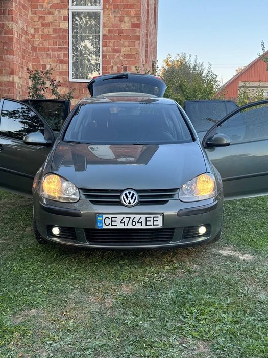 Golf V 2004 року.