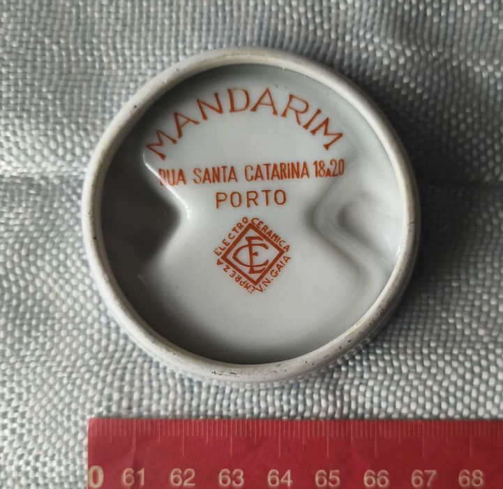Cinzeiro antigo em louça - Loja Mandarim Porto Electro Cerâmica
