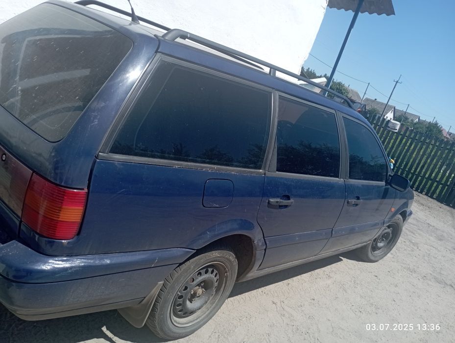 Продам машину Volkswagen Passat 1994 року на бензині