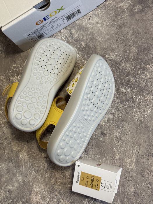 (26 р) Дитячі босоніжки Geox Lightfloppy, Устілка 17 см